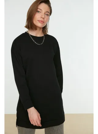 Black Crew Neck Slit Detailed Basic Knitted Sweatshirt TCTAW22TW0138. 