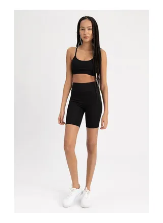 Woman Biker Fit Knitted Leggings 