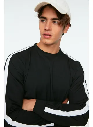 Sweatshirt - Black - Regular fit 