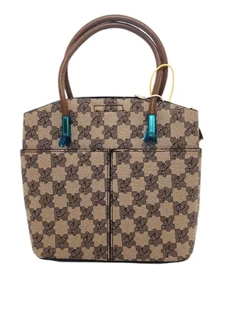 A small women's casual bag, very chic 
