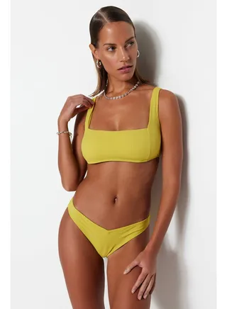 Oil Green V-Cut Textured Normal Leg Bikini Bottom TBESS22BA0121 