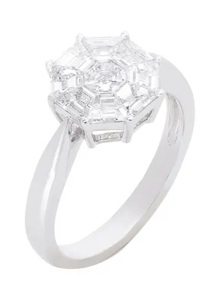18 Karat White Gold Diamond Studded Ring 