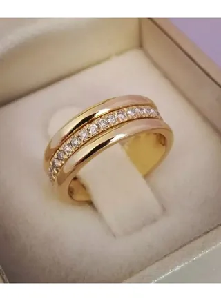 925 Sterling Silver Cubic Zirconia Studded Ring With Gold Coloring 