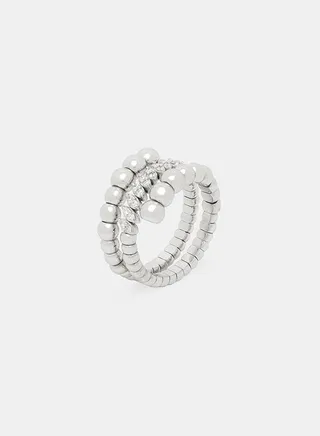 18Kt White Gold Ring Studded with Natural Diamonds 