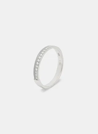 18Kt White Gold Ring Studded with Natural Diamonds 