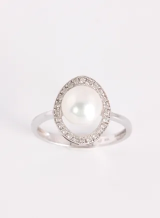 Ring, Freshwater Pearls, A Quality, White Color, 8.0-7.5MM, 18KW, 24D-0.11Cts, G/H Color, VS Clarity 