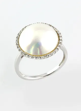 Ring, Mabe Pearls, A Quality, White Color, 14.0-13.0MM, 18KW, 34D-0.18Cts, VS Clarity, G/H Color 