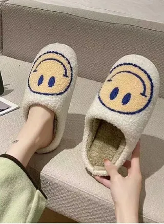 Winter Warm Smiley Face Designed Bedroom Slippers White/Yellow for Men Women 