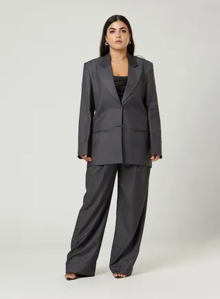 Back cut Over-sized Grey Two-piece Suit Set with pants 