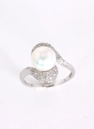 Ring, Freshwater Pearls, A Quality, White Color, 9.0-8.5MM, 18KW, 28D-0.20Cts, G/H Color, VS Clarity 
