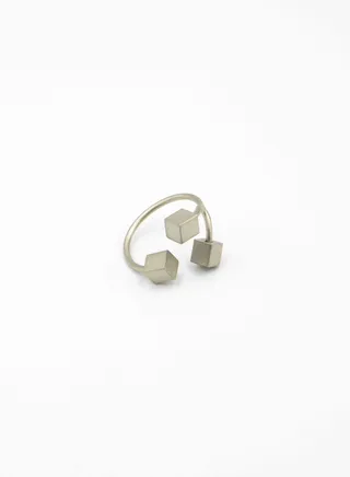 Ring | R2 