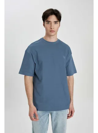 Man Comfort Fit Crew Neck Short Sleeve Knitted T-Shirt 