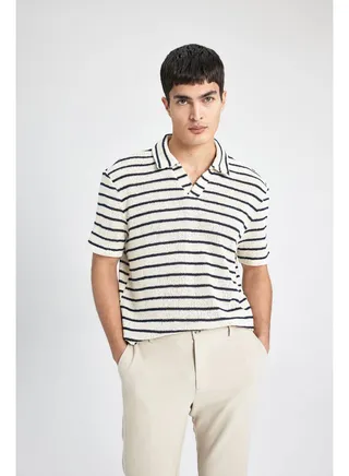 Man Regular Fit Resort Neck Short Sleeve Smart Casual Knitted Polo T-Shirt 