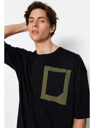 Man T-Shirt Black 