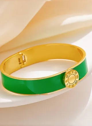 Green colored enamel bracelet 