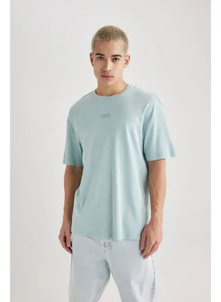 Man Comfort Fit Crew Neck Short Sleeve Knitted T-Shirt 