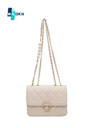 New Fashion Pearl Chain Women's Multifunctional Shoulder Bag, PU Leather Retro Classic Women's Handbag with Chain Crossbody Bag (White) 