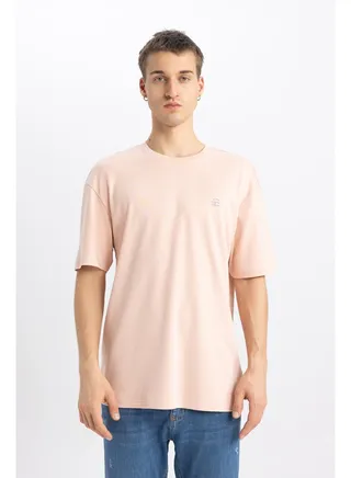 Man Comfort Fit Crew Neck Short Sleeve Knitted T-Shirt 