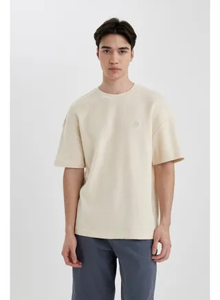 Man Comfort Fit Crew Neck Short Sleeve Knitted T-Shirt 