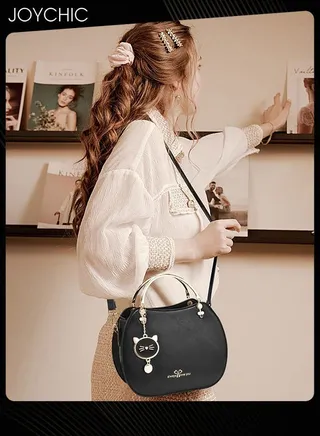 Korean Style Fashionable Girl Shell Bag Women Large Capacity Crossbody Bag Multi Pocket Shoulder Handbag with Lovely Cat Pendant for Travel Party Black 
