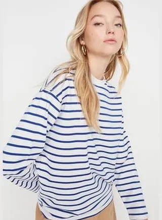 White Striped Oversize/Wide-Fit Crew Neck Thin Knitted Sweatshirt TWOAW23SW00326