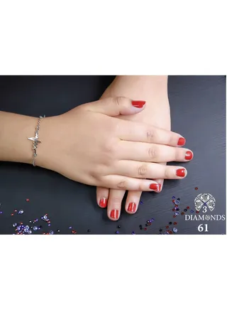 Platinum-Plated Pulse Bracelet - Stylish Accessory for All Sizes. 