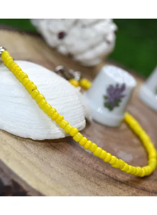 Small Yellow Plastic Beads Bracelet 