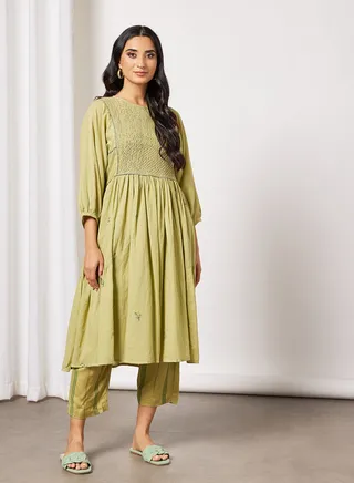 Embroidered Kurta and Pants Set Green 