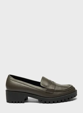 Essential Flat Moccasins