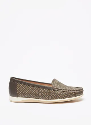 Womens Textured Slip-On Loafers 