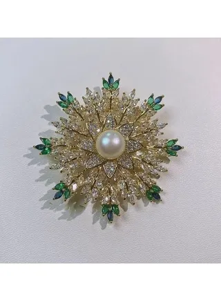 Minimalist And Versatile Brooch 