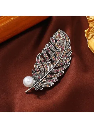 Minimalist And Versatile Brooch 
