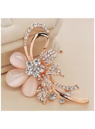 Minimalist And Versatile Brooch 
