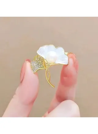 Minimalist And Versatile Brooch 