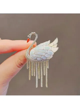 Minimalist And Versatile Brooch 
