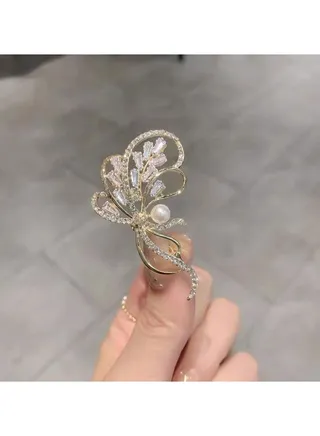 Minimalist And Versatile Brooch 