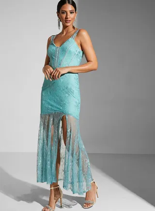 Fitted Body Flared Bottom Gown