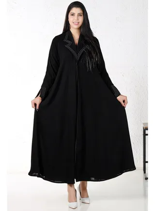 Black abaya with a turn-down collar and white threads 