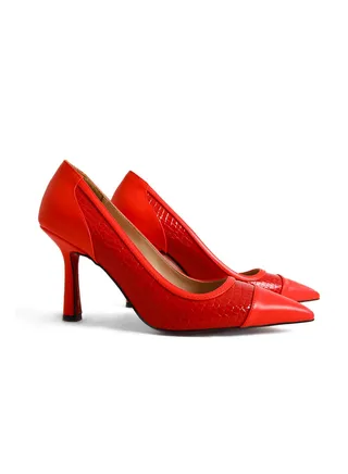 Kyveli Pump 