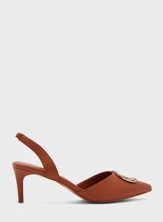 Pointed Toe Ankle Strap Sandals 
