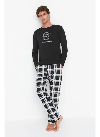 Black Men's Regular Fit Crewneck Pajamas Set. 