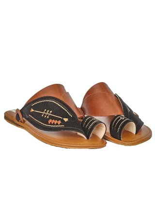 Embroidered men's slippers 