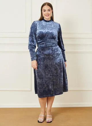 Velvet Textured Long Sleeve Midi Dress 