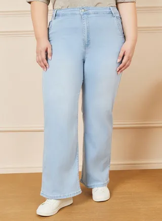 Light Wash Skater Fit Jeans