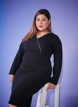 Embellished Neckline Bodycon Midi Dress 
