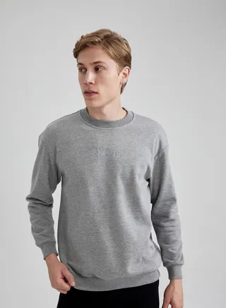 Essential Sweatshirt 