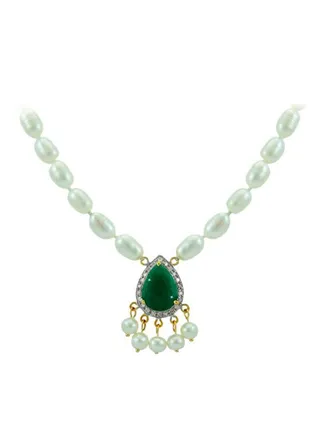18 Karat Gold Diamond Studded Royal Indian Emerald Necklace 