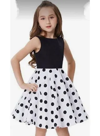 Girls' dress, elegant and light to wear 