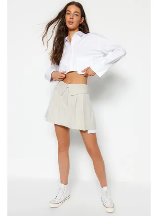 Beige Visible Pocket Bag Woven Shorts Skirt TWOSS23SR00324 