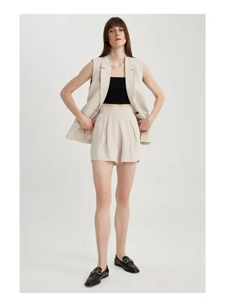 Woman Woven Short 